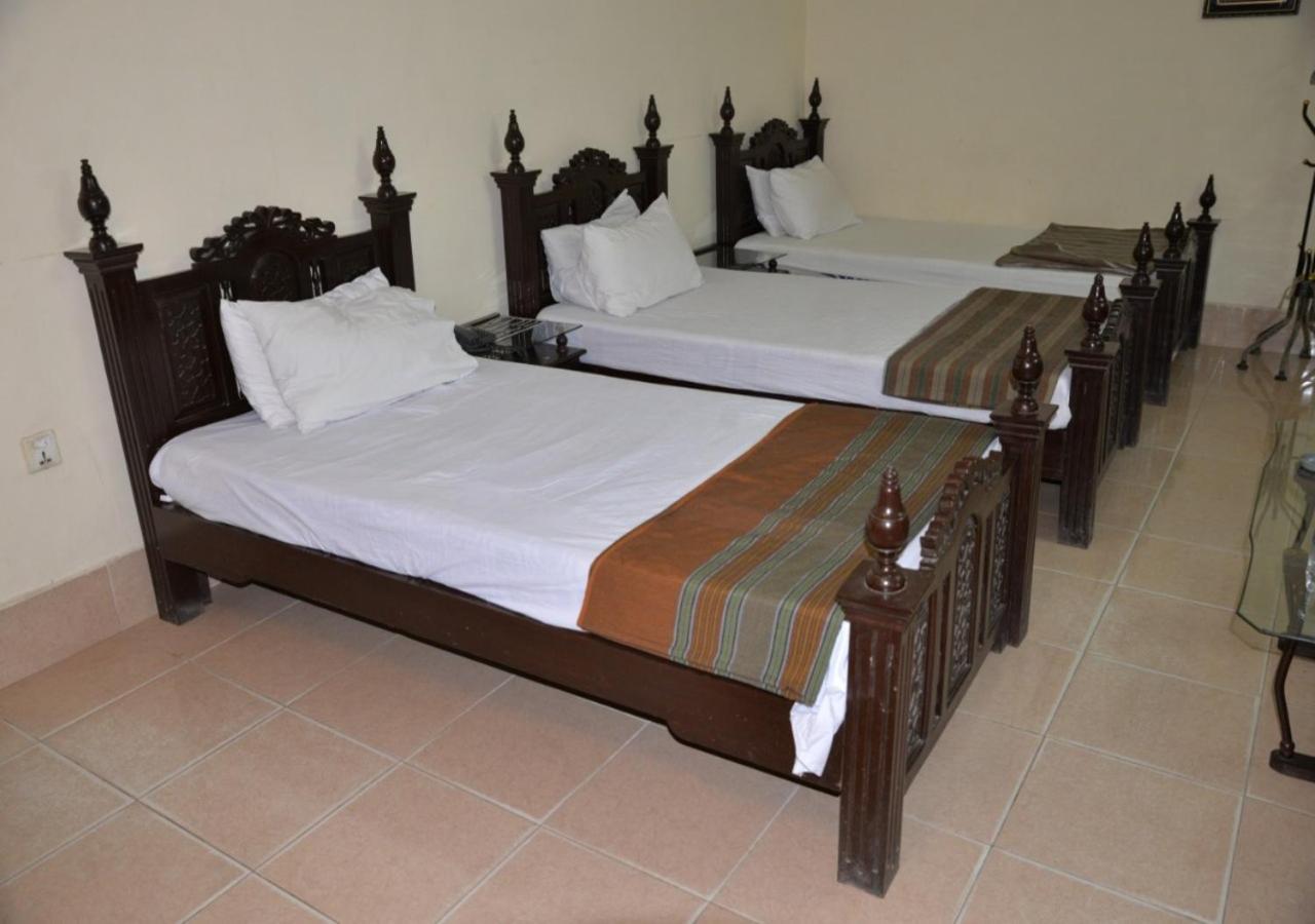 Step Inn Hotel Sukkur Екстериор снимка