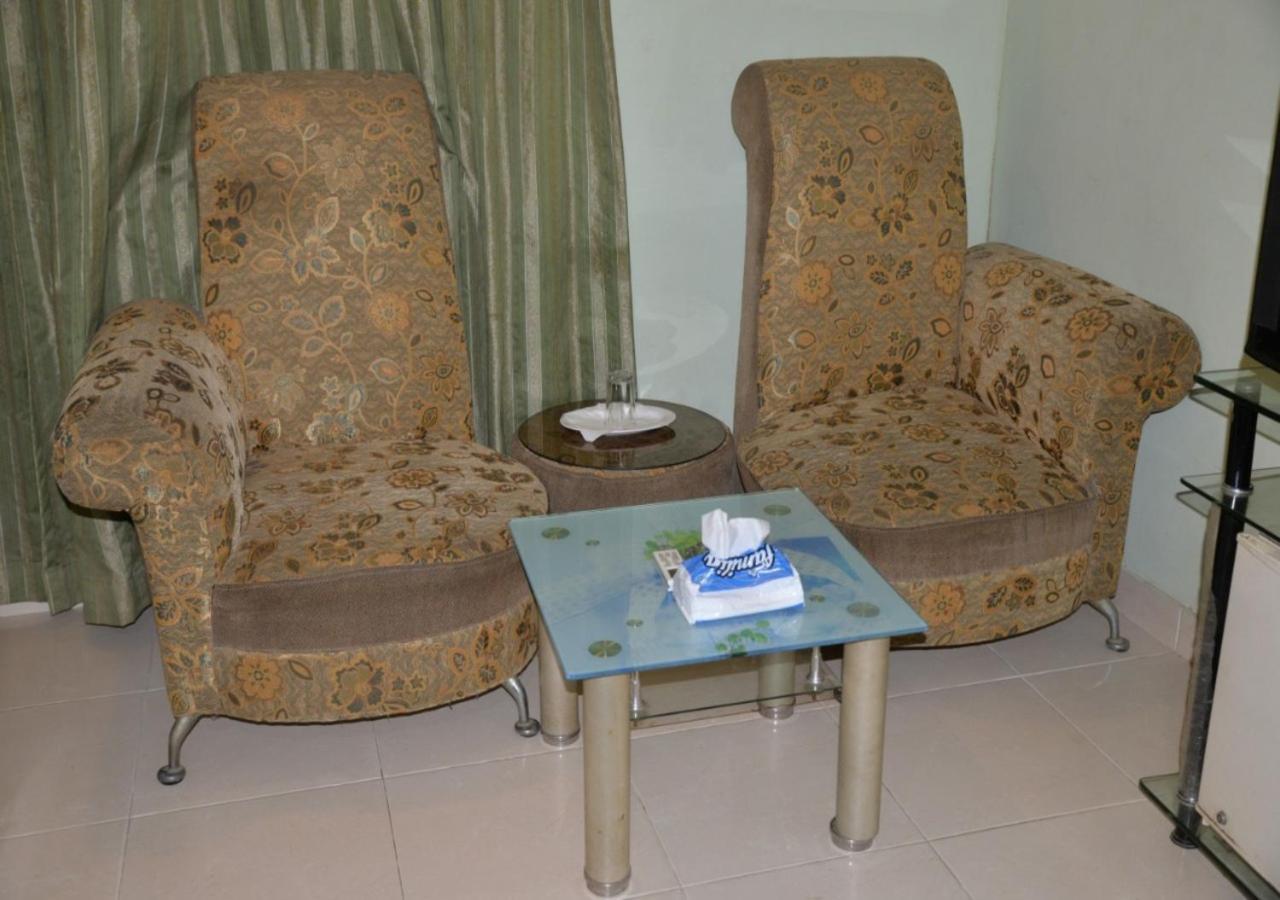 Step Inn Hotel Sukkur Екстериор снимка